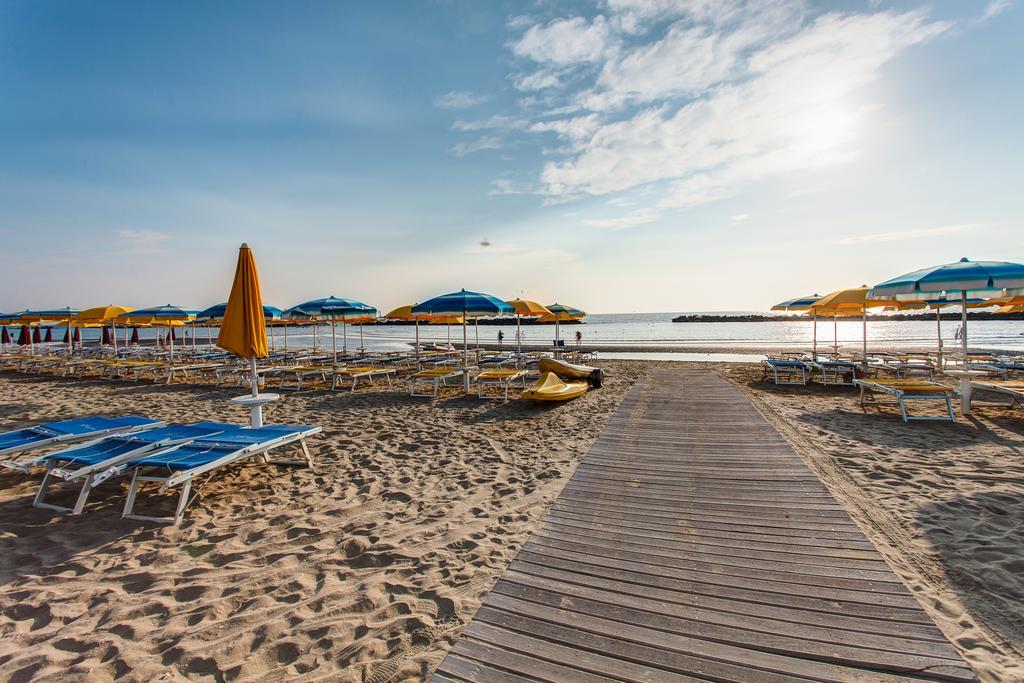 Hotel Asiago Beach ليدو دي سافيو المظهر الخارجي الصورة