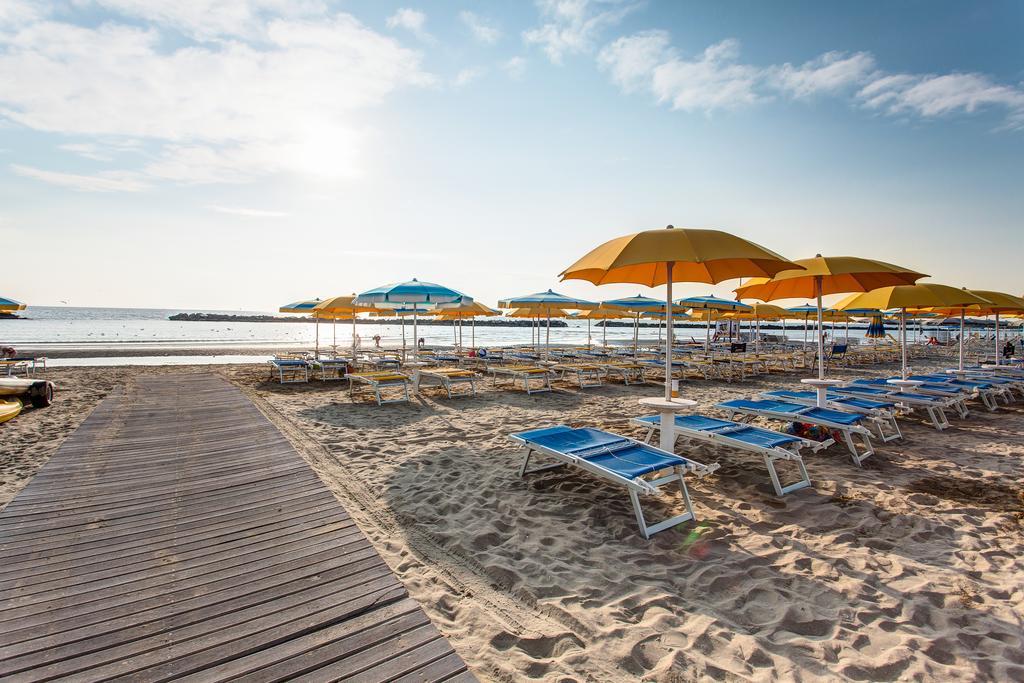Hotel Asiago Beach ليدو دي سافيو المظهر الخارجي الصورة