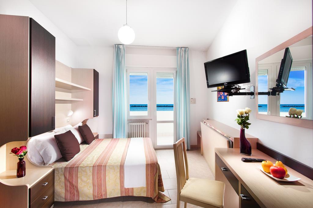 Hotel Asiago Beach ليدو دي سافيو الغرفة الصورة