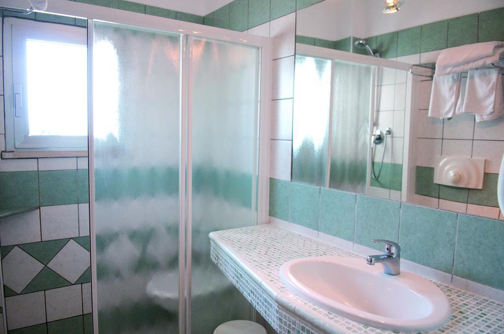 Hotel Asiago Beach ليدو دي سافيو الغرفة الصورة